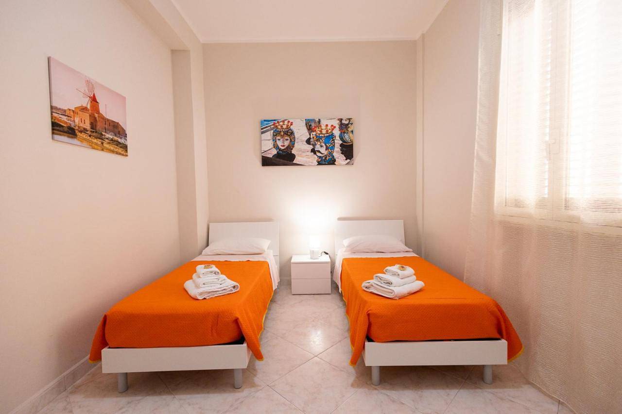 Cały apartament, Three-Bedroom Apartment in Trapani, Prowincja Trapani
