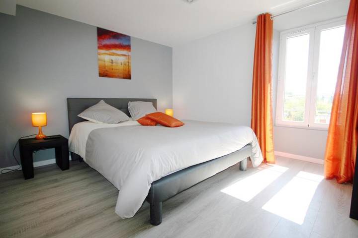 Chambre d’hôte pour 4 personnes, avec terrasse et jardin, animaux acceptés dans La Tour-Blanche-Cercles