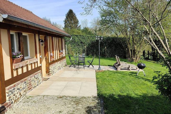 Location de vacances pour 4 personnes, avec terrasse, animaux acceptés à La Chapelle-Bayvel