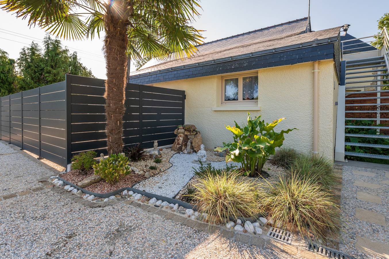Ferienhaus 'Gîte Les Coralines' mit privater Terrasse, Gemeinschaftsgarten und Wlan in Plumergat, Côte des Mégalithes