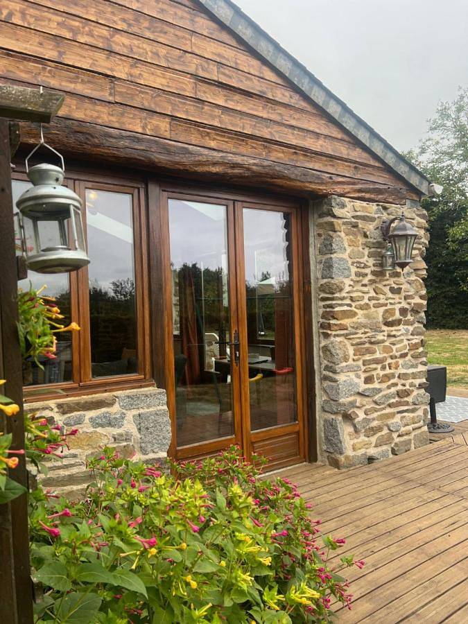 Location de vacances pour 6 personnes, avec jardin ainsi que vue et terrasse à Sougéal - 4