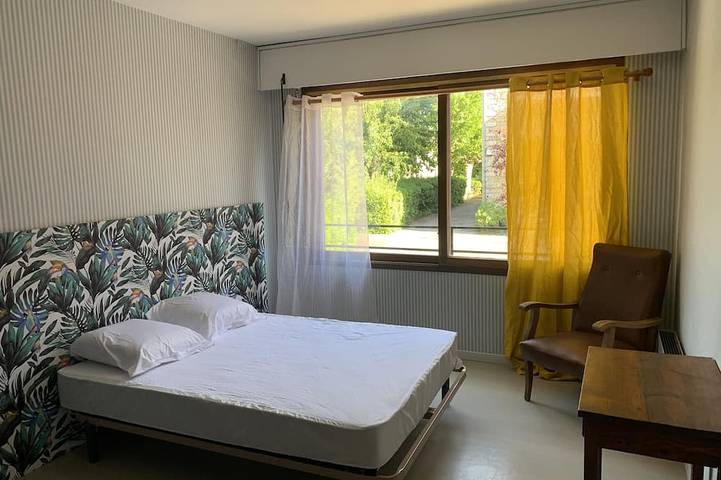 Ganze Wohnung, Appartement F5 Avec Piscine 10 min à Pied de la Rivière et 5 min du Centre in Ruoms, Ardèche