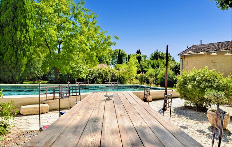 Location de vacances pour 10 personnes, avec terrasse et piscine à Tarascon - 3