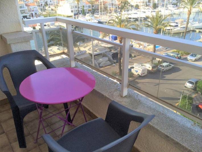 Gîte pour 2 personnes, avec vue sur le lac et terrasse, animaux acceptés à Empuriabrava - 2