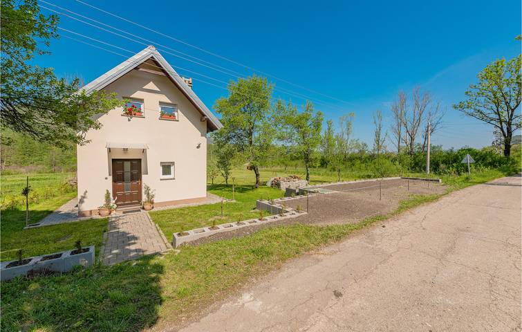 Gemütliche Ferienwohnung mit Terrasse, Küche, WLAN und Parkplatz in Gračac, Zadar