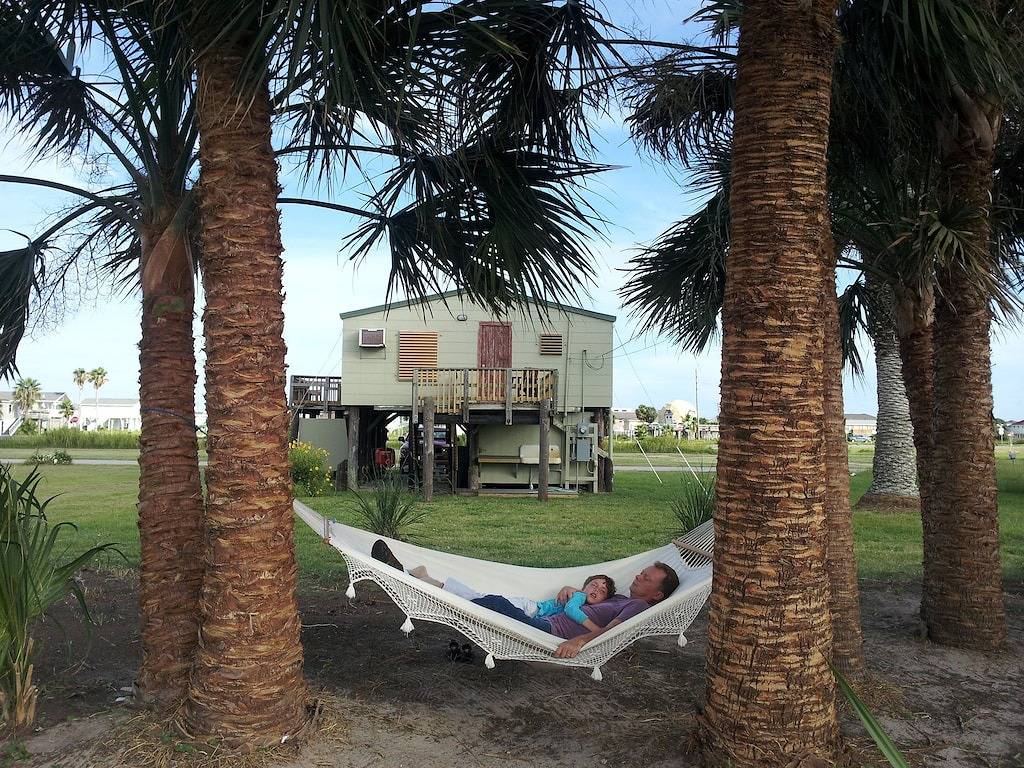 Palm Beach afforable Fun Getaway! Near Pirates Beach in Galveston Island, Galveston