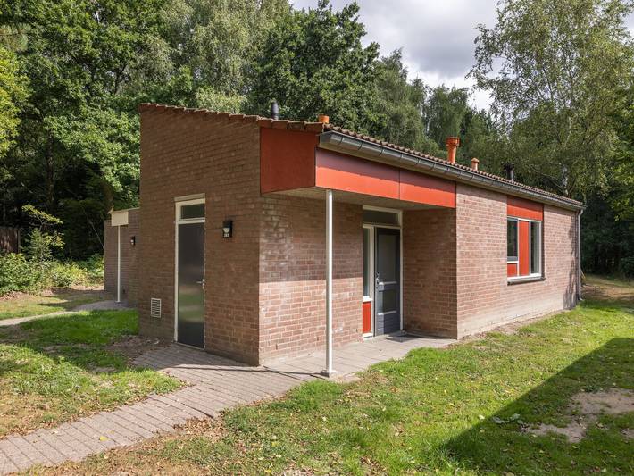 Bungalow voor 6 personen, with Terras and Tuin as well as Zwembad in Weert