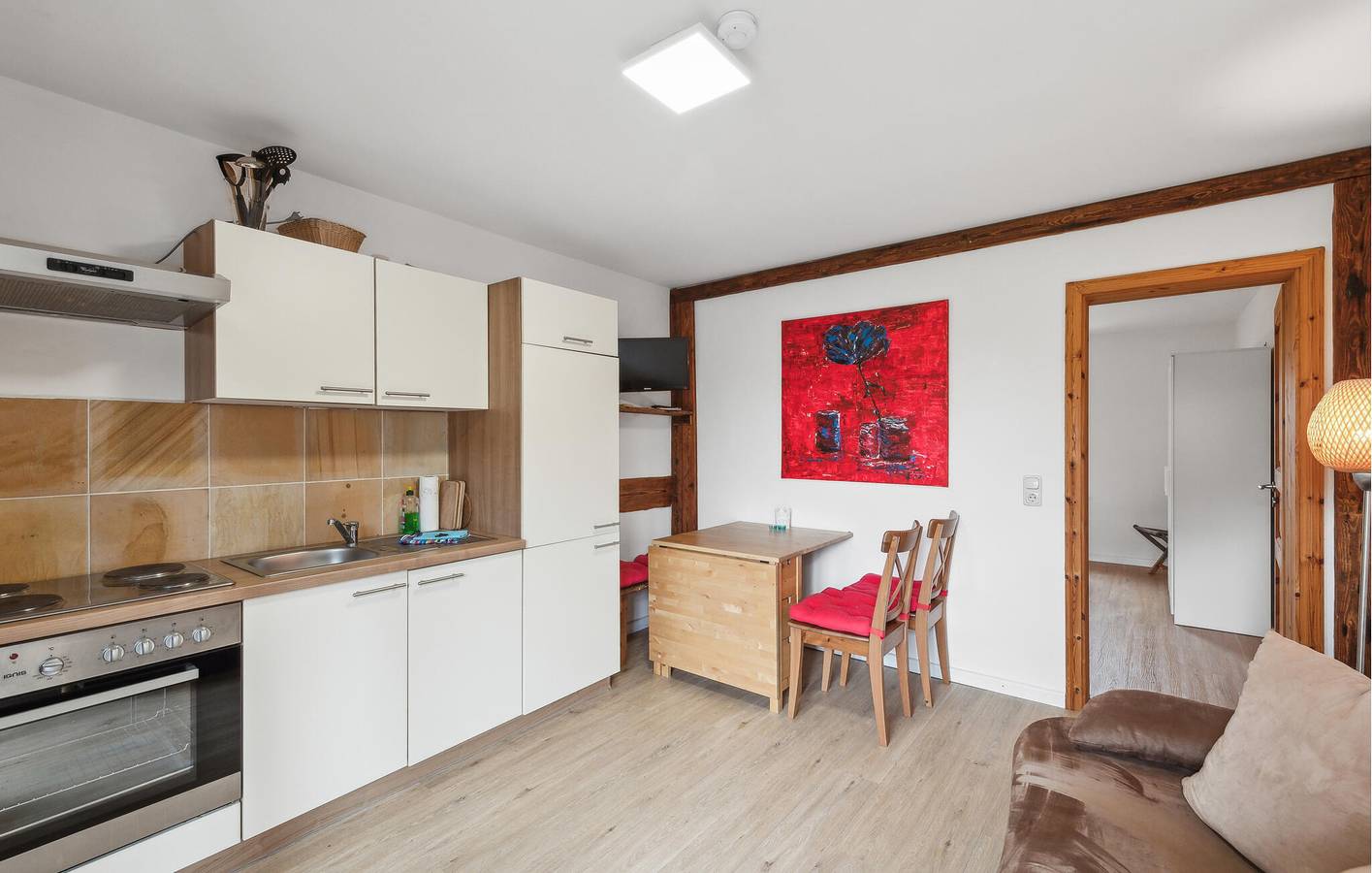 Ganze Ferienwohnung, Gemütliche Wohnung mit Terrasse und Parkplatz, 1,5 km zum Strand in Klein Strömkendorf, Salzhaff
