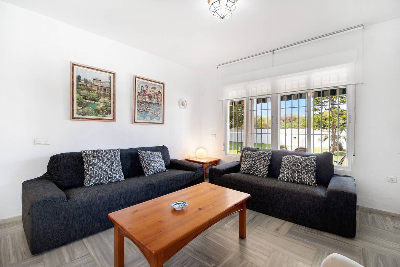 Villa Virgen del Camino junto a la playa, con piscina, terraza y jardín in Sancti Petri, Chiclana de la Frontera