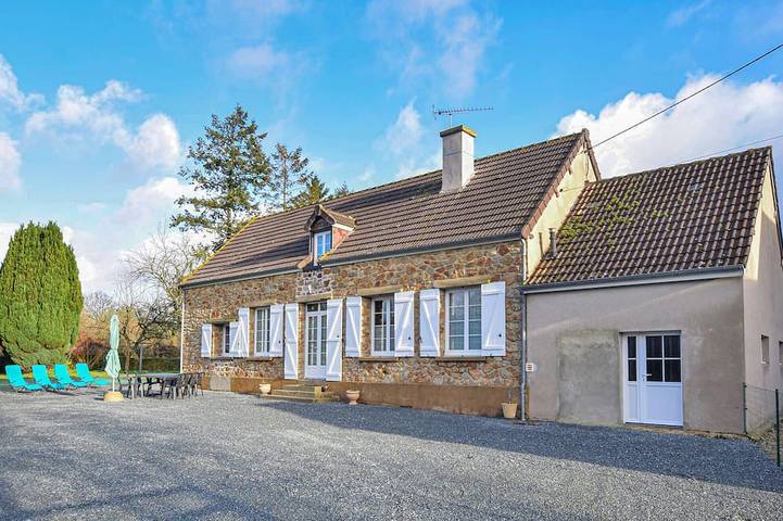 Location de vacances pour 8 personnes, avec jardin à Lithaire