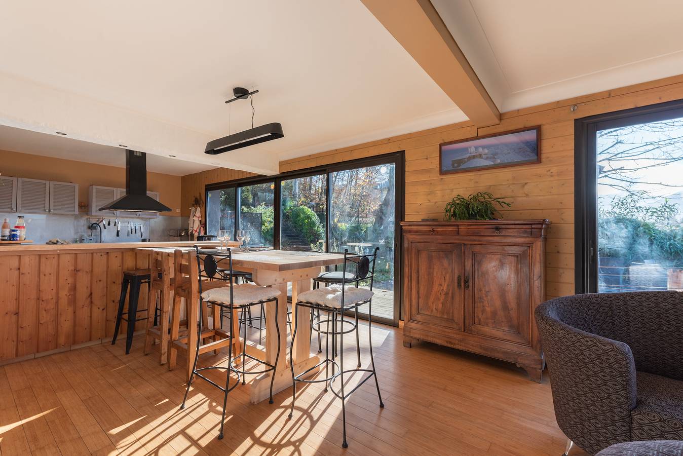 Maison Paul – Villa on the Hill in the Pyrenees Mountain View, Private Terrace, High-Speed Wi-Fi in Bagnères-de-Bigorre, Hautes-Pyrénées