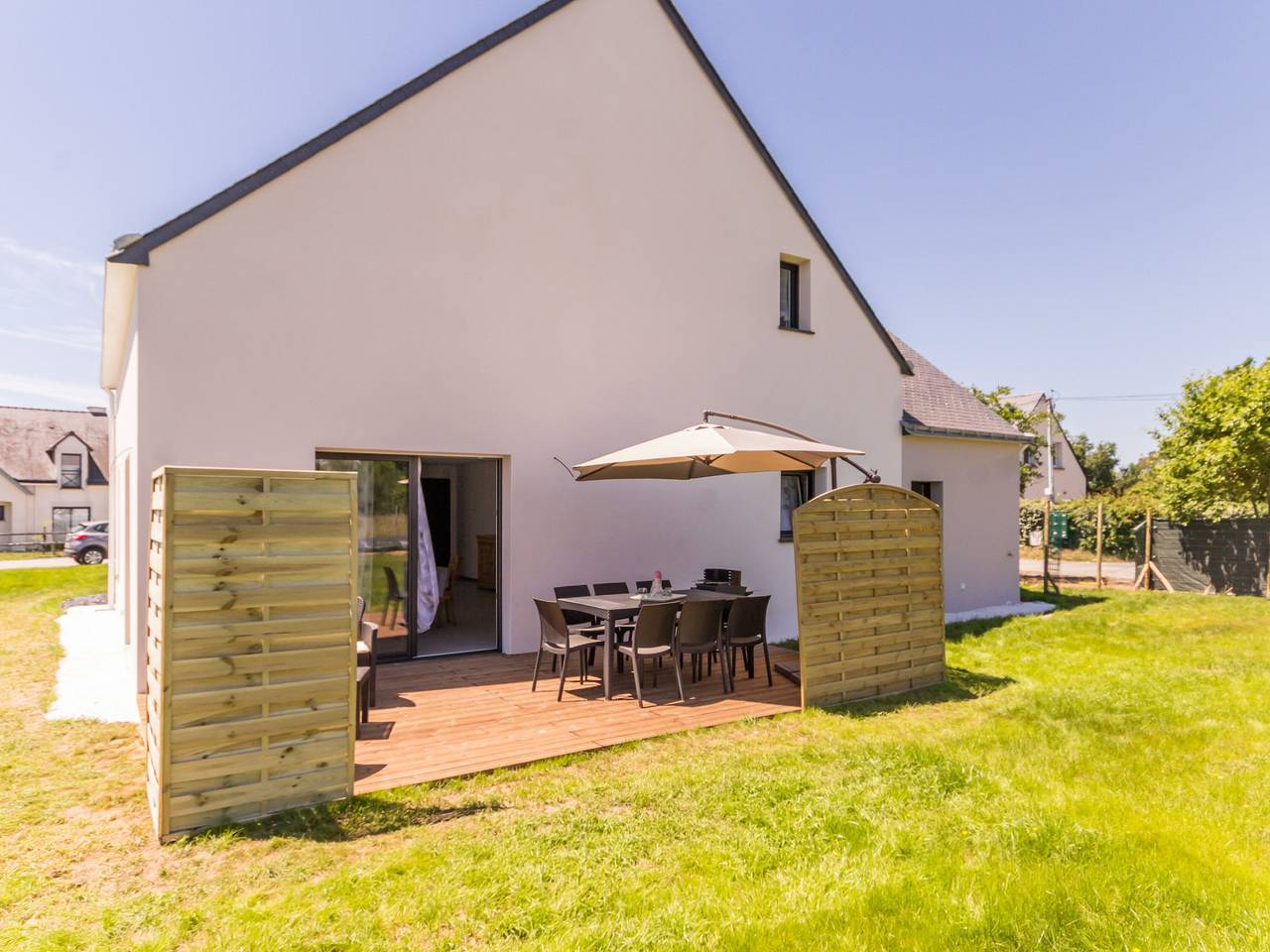 Maison moderne à 100m de la mer avec jardin clos, garage, Wifi, proche camping avec commerces, animaux Ok in Pen Bé, Assérac