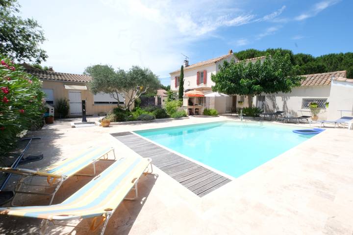 Location de vacances pour 6 personnes à Arles