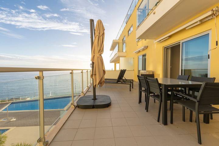 Apartamento entero, Comfort & Style w/ best sea view in Praia da Califórnia, Sesimbra