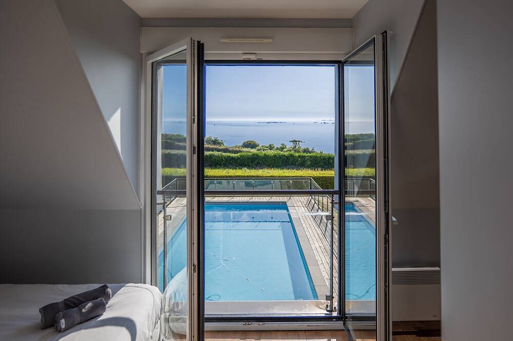 Ferienhaus-Familie-Gemeinsames Badezimmer-Blick aufs Meer in Roscoff, Ceinture Dorée