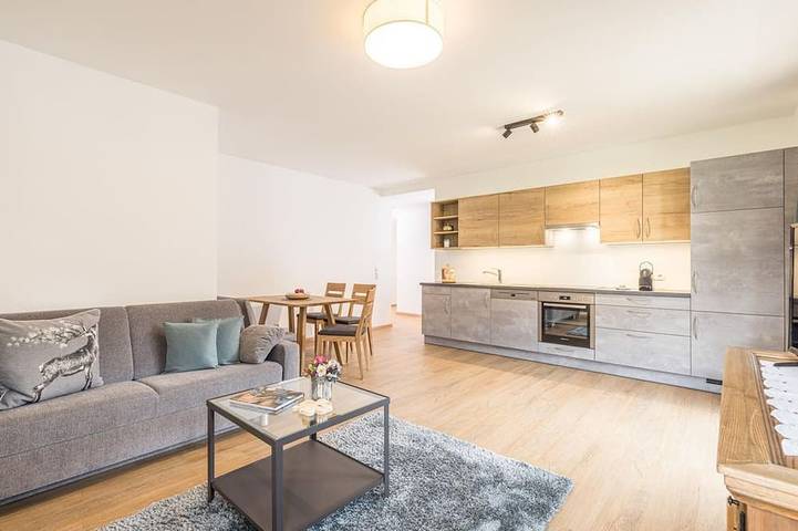 Ferienwohnung für 6 Personen, mit Balkon und Garten sowie Sauna