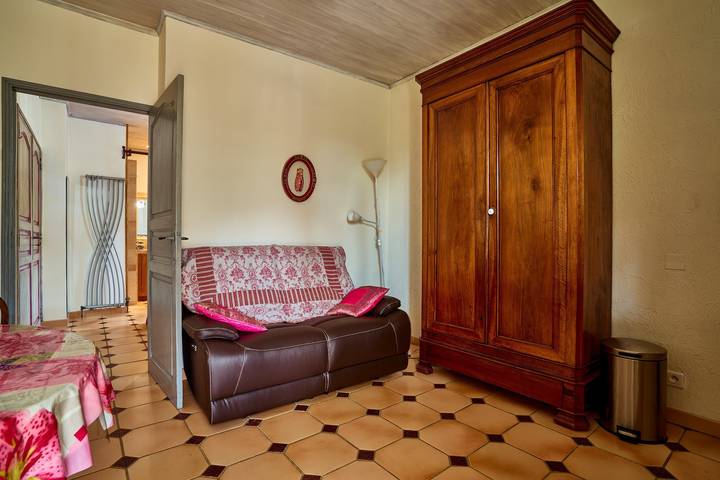 'Bel Air en Luberon' Cottage with Shared Pool and Panoramic Luberon Views in Gargas, Parc naturel régional du Luberon