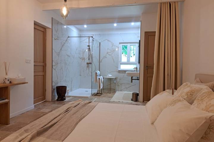 Appartement de vacances pour 2 personnes, avec piscine et jardin à Grasse