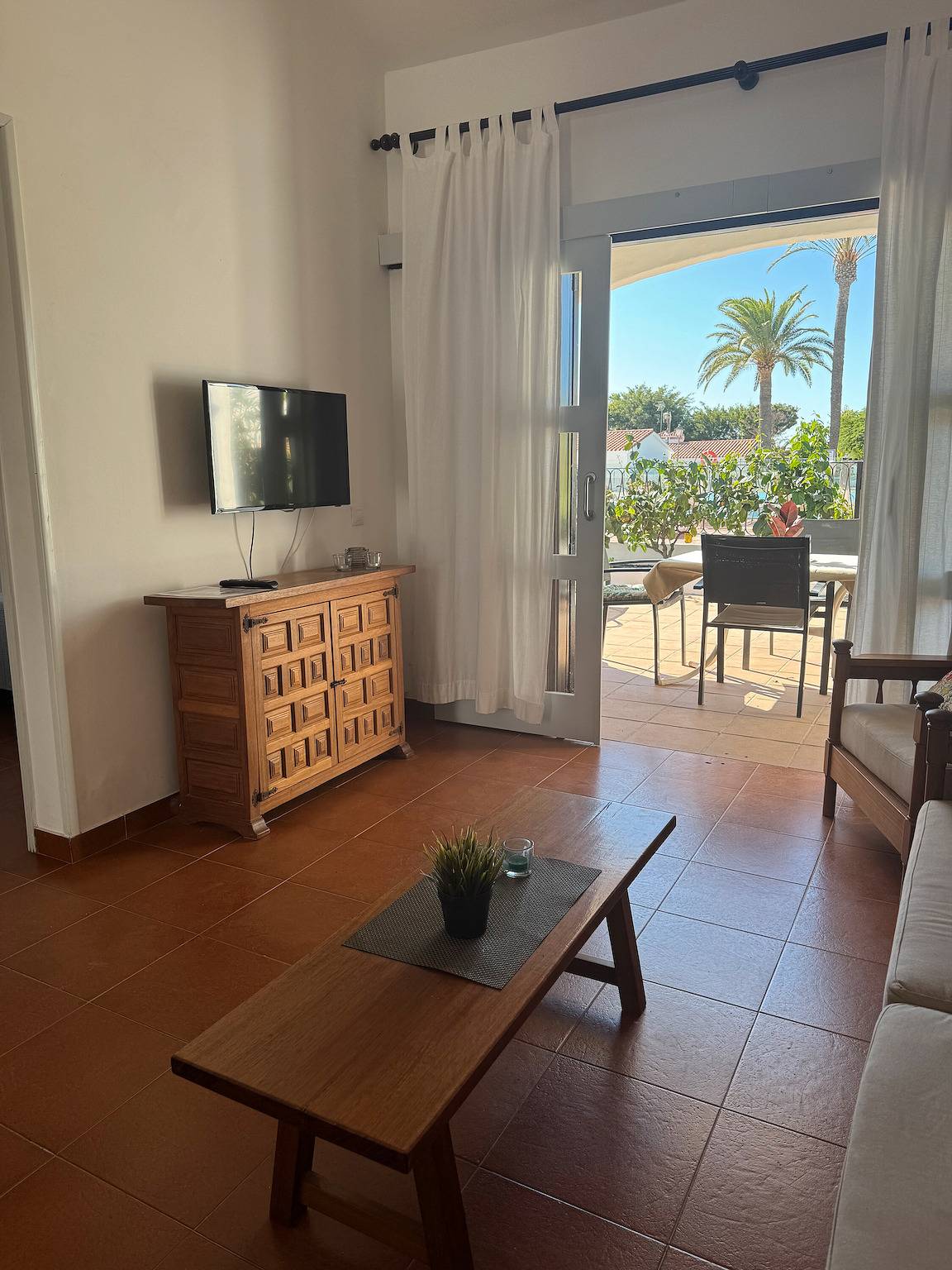 Apartamento entero, Apartamento vacacional 'Los Porches K29' con piscina compartida, terraza privada y Wi-Fi in Maspalomas, San Bartolomé de Tirajana