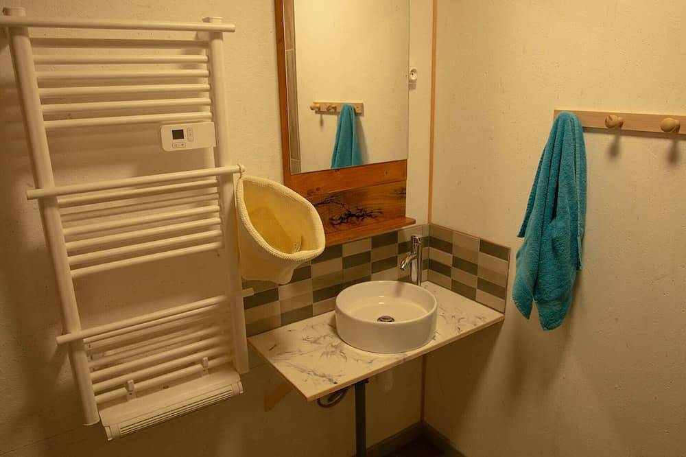 Appartement entier, Studio de charme au centre Bretagne pour 2 personnes in Plouray, Région de Pontivy