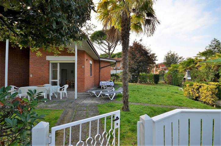 Villa für 6 Personen, mit Balkon/Terrasse und Garten sowie Ausblick