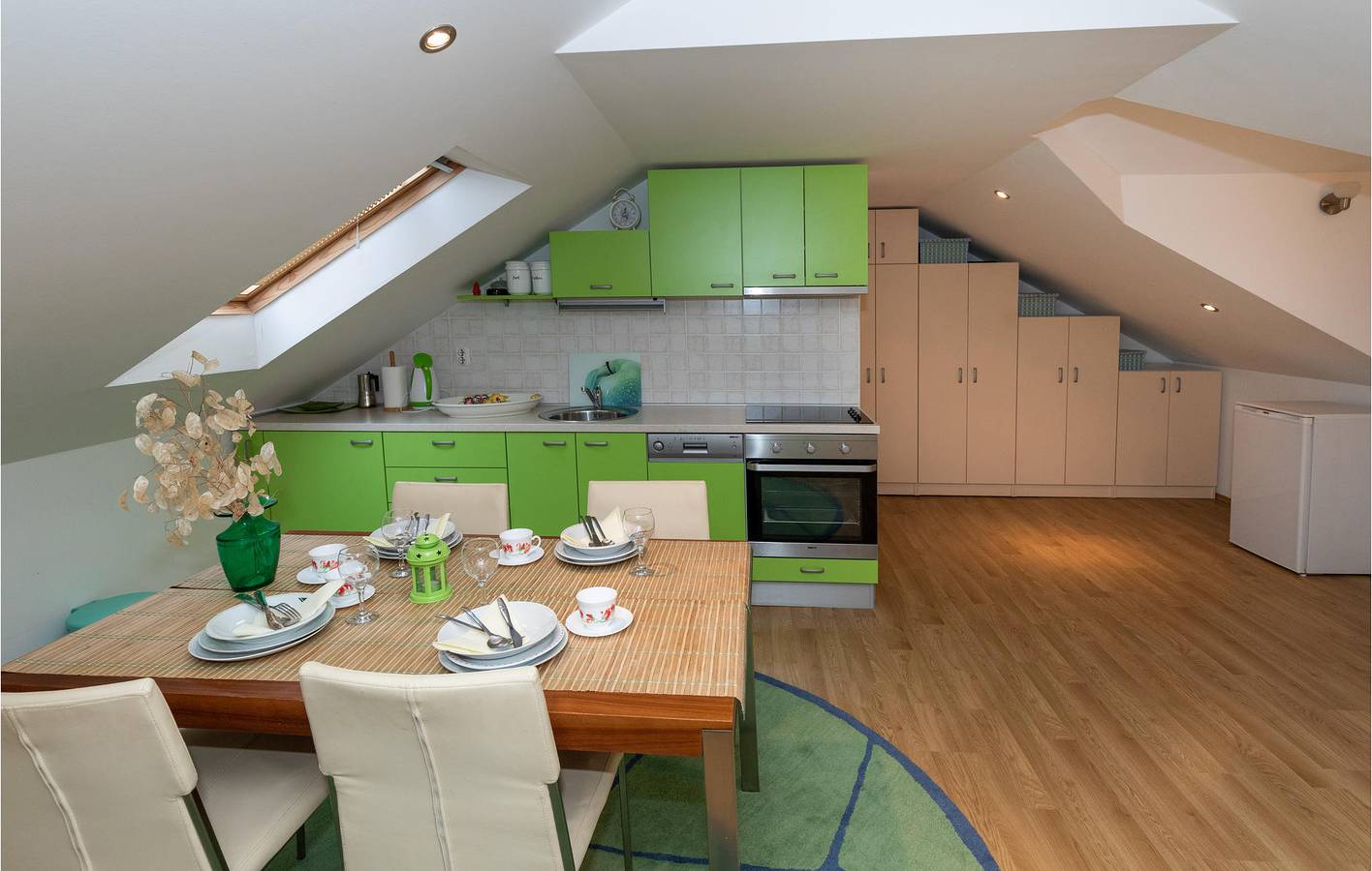 Gemütliches Apartment mit Meerblick, Terrasse, WLAN und nur 100 m vom Strand entfernt in Blace, Dubrovnik-Neretva