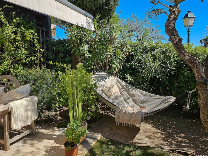 Appartement de vacances entier, Superbe appartement rénové 2 pièces avec jardin & amarrage in Port Grimaud, Grimaud
