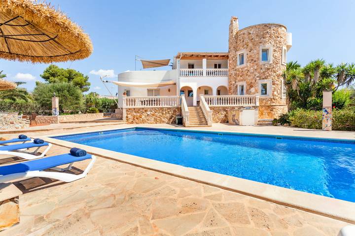 Villa für 10 Personen, mit Garten und Terrasse - 1