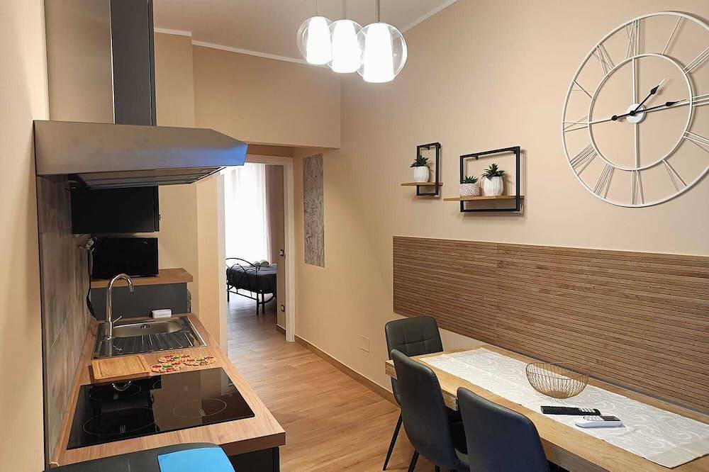 Entire apartment, Luxurious and comfortable apartment within walking distance of the Teatro Massimo in Castellammare (Palermo), Palermo