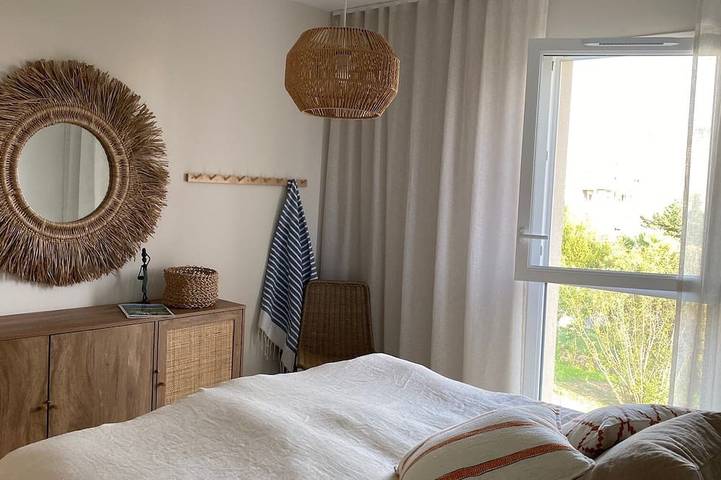 Ganze Wohnung, 27. 2-bedroom apt with balcony, private roof terrace, parking and pool in Golfe-Juan, Vallauris