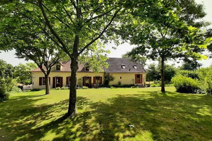 Location de vacances pour 10 personnes à Le Châtelet (Cher)