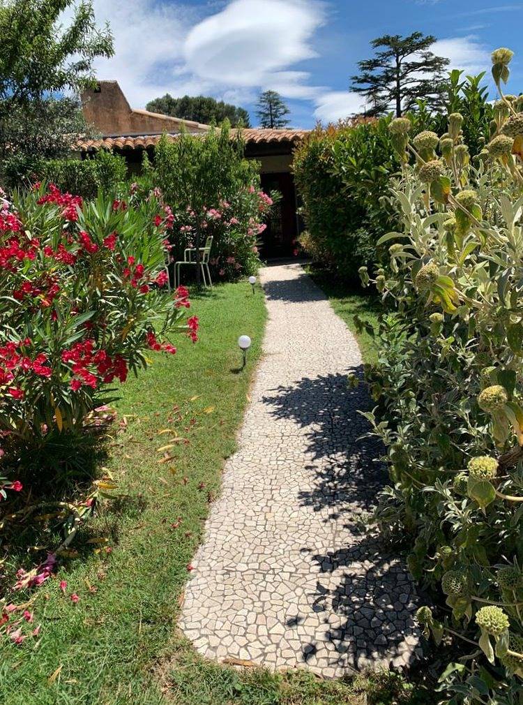 Gîtes - Studio avec terrasse in Venasque, Parc naturel régional du Mont-Ventoux
