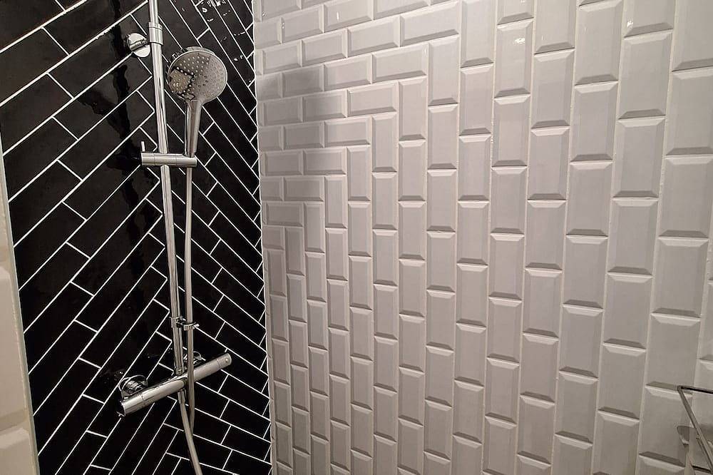 Entire apartment, Charmant Studio Cosy Avec Jardin à 7 min du Rer A in Maisons-Laffitte, Yvelines
