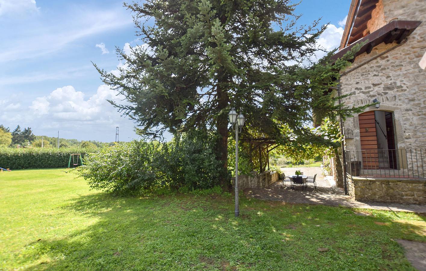 Ganze Ferienwohnung, Poolside Retreat: 120qm, Parkplatz, Internet, 2km nach Filattiera in Filattiera, Nationalpark Toskanisch-Emilianischer Apennin