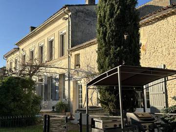 Gîte pour 2 personnes, avec jardin et piscine à Saint-Estèphe