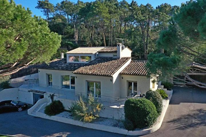 Villa pour 8 personnes, avec terrasse ainsi que piscine et vue, animaux acceptés à Mouans-Sartoux - 2