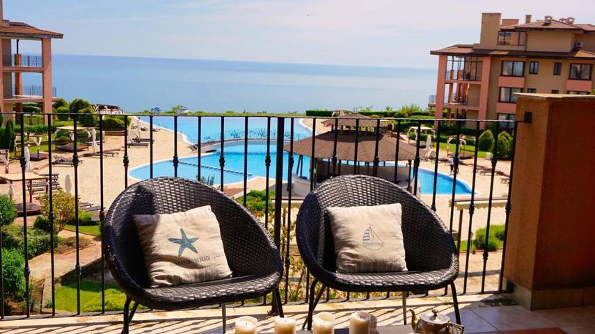 Ferienwohnung für 6 Personen, mit Ausblick und Garten sowie Pool - 1