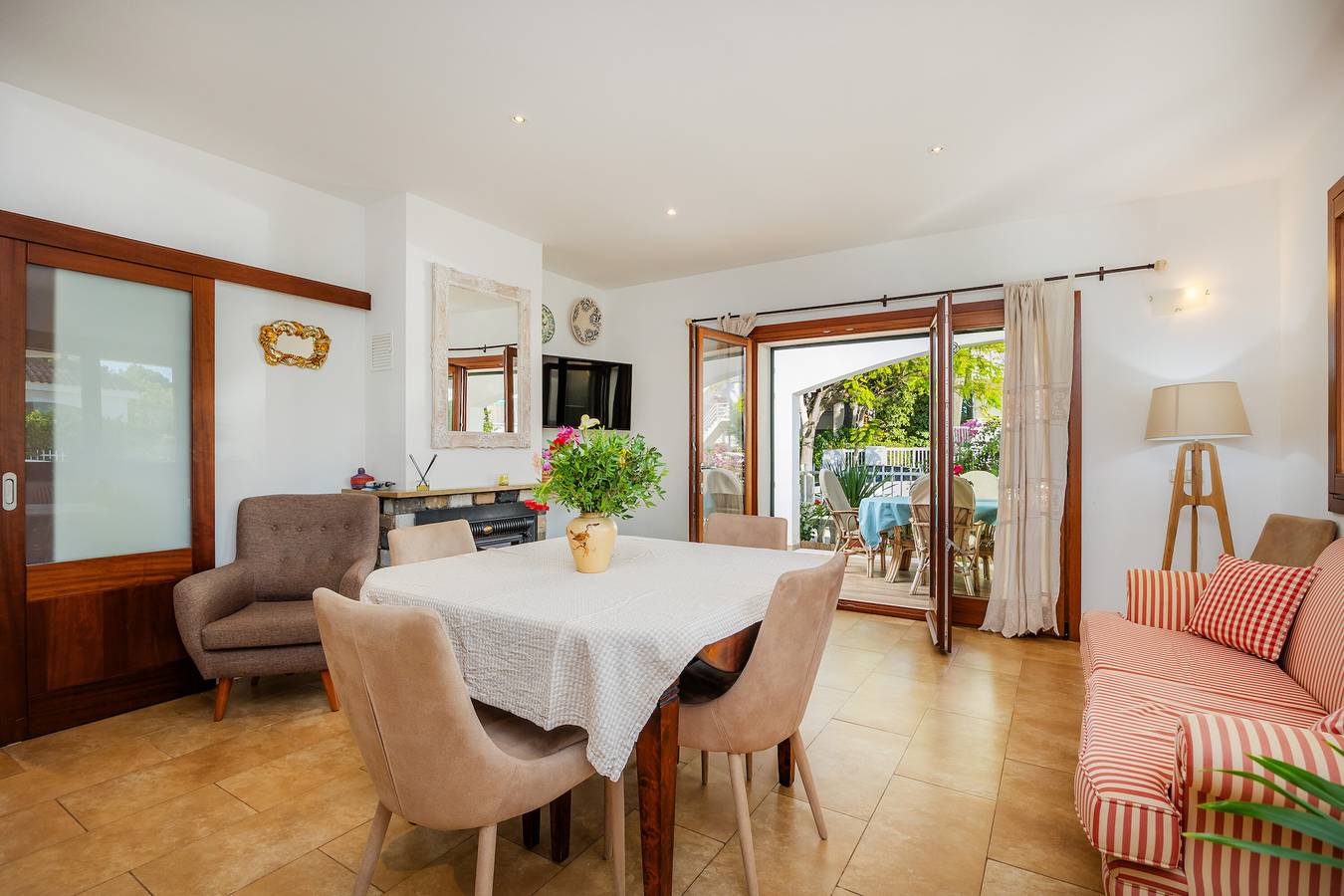 Holiday Home 'Carrasqueta' with Sea View, Wi-Fi and Air Conditioning in Playa de Alcúdia, Alcúdia