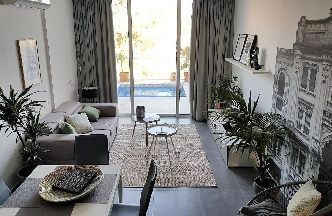 Duplex Maisonette with Heated P-Pool and Jacuzzi in San Giljan, Malta Island