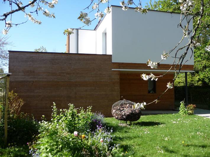 Gîte pour 7 personnes, avec terrasse ainsi que sauna et jardin