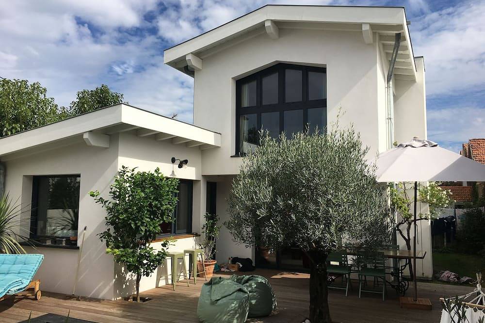 Maison d'architecte 4 chambres avec piscine au Golf de Biarritz le phare. in Anglet, Région de Bayonne