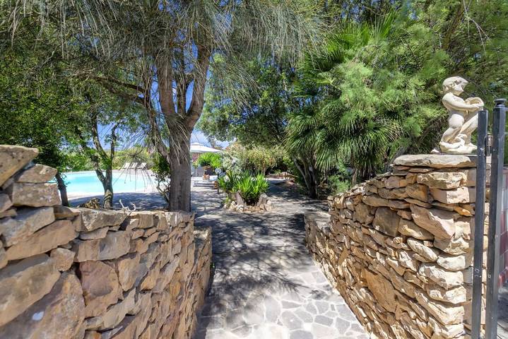 Apartamento para 14 personas, con Balcón/Terraza y Jacuzzi además de Jardín y Piscina en Porto Torres