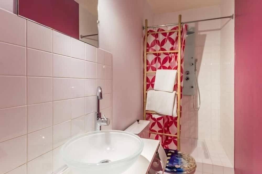 Casa de pescadores con terraza junto al Loira, wifi, bicicletas y equipo para bebé in Loireauxence, Valle del Loira