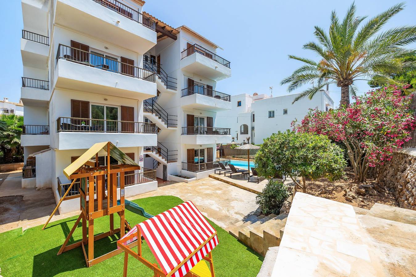 Entire apartment, Apartment "Gran Sol Family 5" with Shared Pool, Wi-Fi, and Air Conditioning (Tourist Tax Included) in Cala Serena, Felanitx