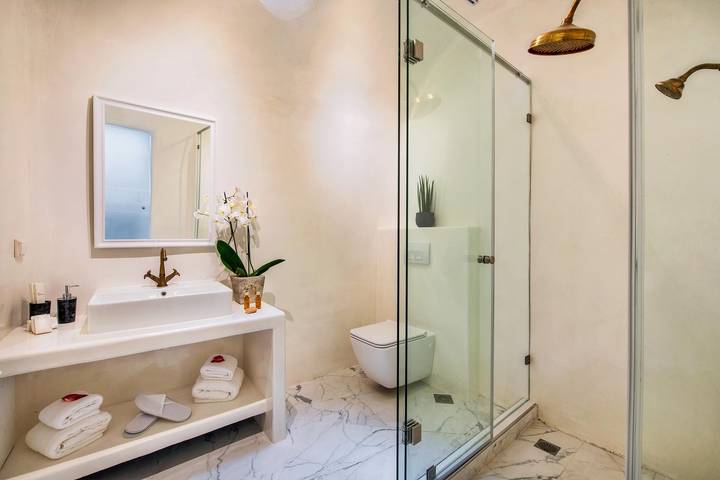 Villa für 4 Personen mit Whirlpool in Firostefani, Thera