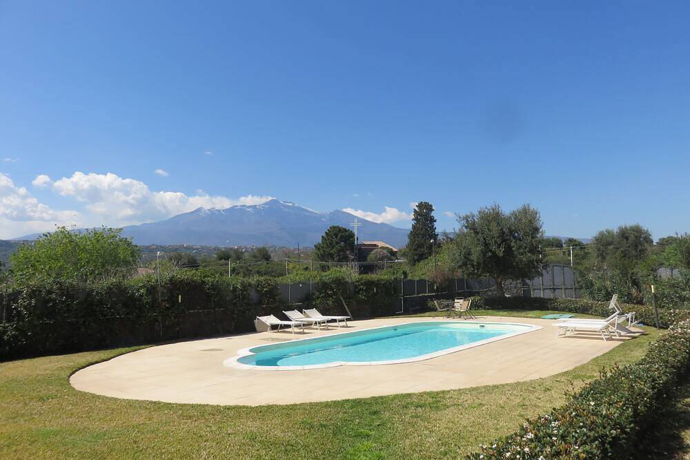 Appartamento intero, Confortevole appartamento con terrazza privata, piscina vista mare in Santa Tecla, Acireale