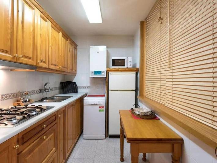 Location de vacances pour 3 personnes, avec terrasse ainsi que piscine et jardin à Montseny - 3