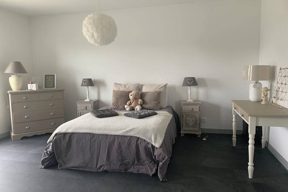 House 10 Persons 2 Jaccuzzi 4 Bedrooms 4 Bathrooms Sauna, Deauville in Touques, Region de Lisieux