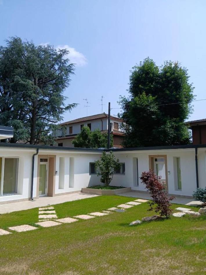 Appartamento intero, Appartamento 'Camelia' con giardino condiviso in Vimercate, Brianza