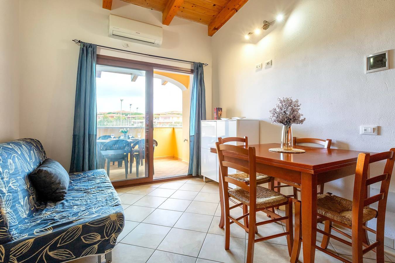 Ganze Wohnung, Ferienwohnung '4 S' mit Privatterrasse, Gemeinschaftsgarten und Balkon in Trinità d'Agultu e Vignola und Umgebung, Olbia-Tempio